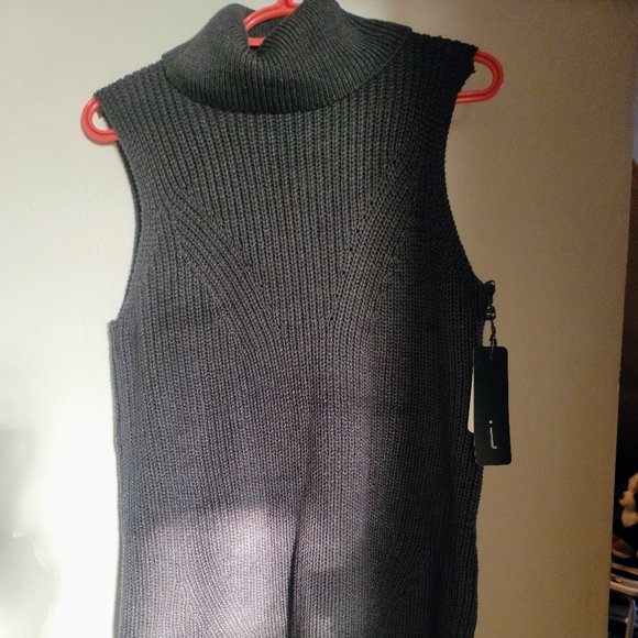 SEARS---GRAY SHORT SLEEVE SWEATER - Picture 1 of 3